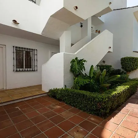Puerto Banus Chic Spacious Modern 3 Bedrooms 2 Bathrooms Golf Pool Apartment Marbella