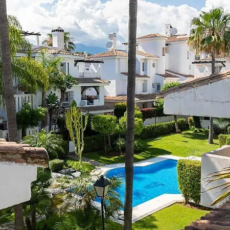 Puerto Banus Chic Spacious Modern 3 Bedrooms 2 Bathrooms Golf Pool *