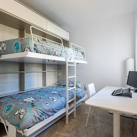 Puerto Banus Chic Spacious Modern 3 Bedrooms 2 Bathrooms Golf Pool Apartment