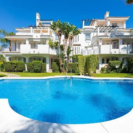 Puerto Banus Chic Spacious Modern 3 Bedrooms 2 Bathrooms Golf Pool Apartment *