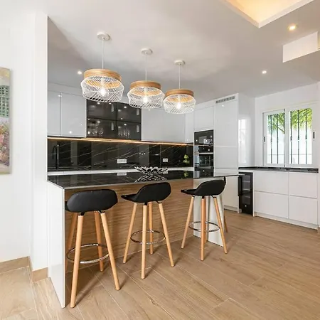 Apartment Puerto Banus Chic Spacious Modern 3 Bedrooms 2 Bathrooms Golf Pool *
