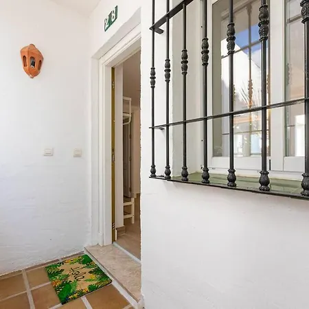 Puerto Banus Chic Spacious Modern 3 Bedrooms 2 Bathrooms Golf Pool Apartment Marbella
