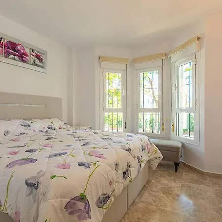Puerto Banus Chic Spacious Modern 3 Bedrooms 2 Bathrooms Golf Pool * Marbella