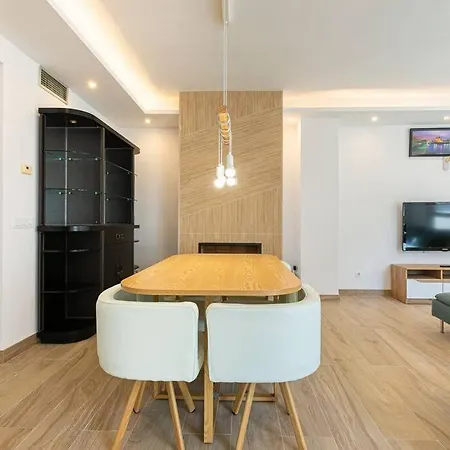 Puerto Banus Chic Spacious Modern 3 Bedrooms 2 Bathrooms Golf Pool Apartment Marbella