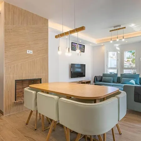 Apartment Puerto Banus Chic Spacious Modern 3 Bedrooms 2 Bathrooms Golf Pool Marbella